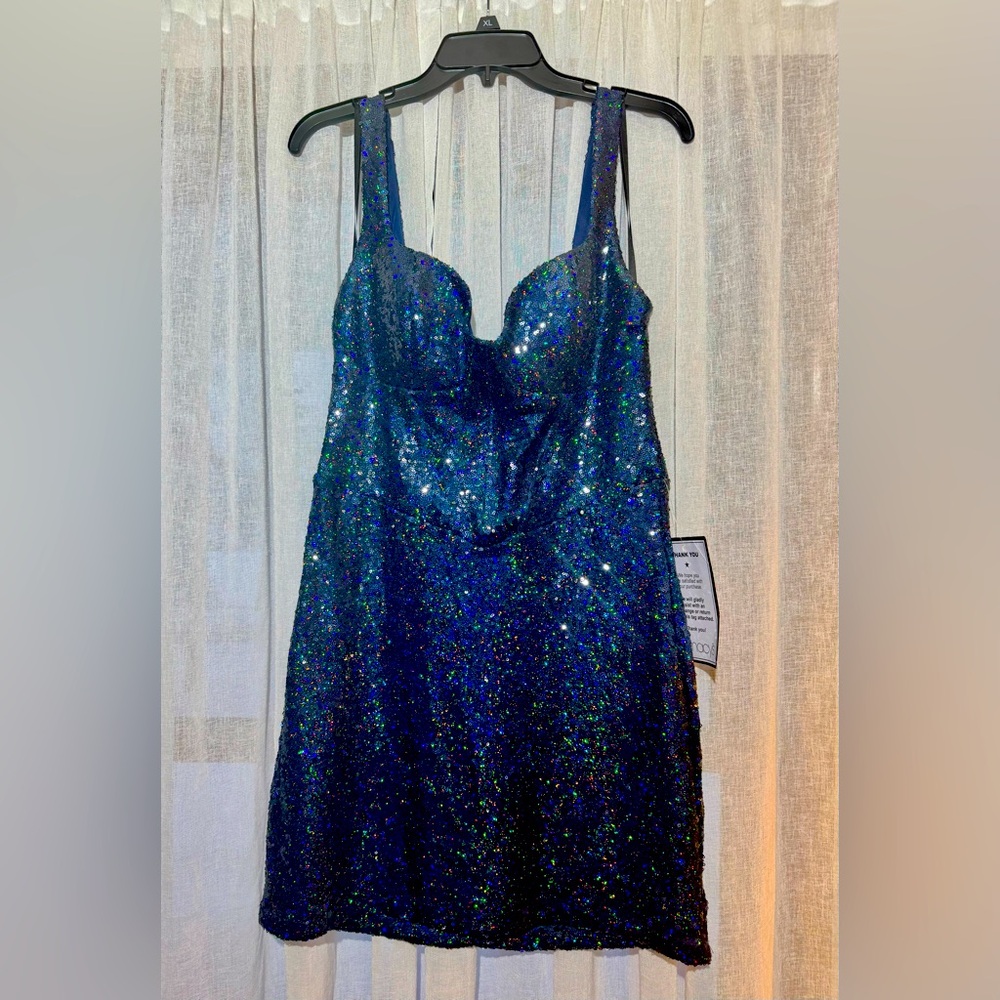 NWT sequin mini 💙